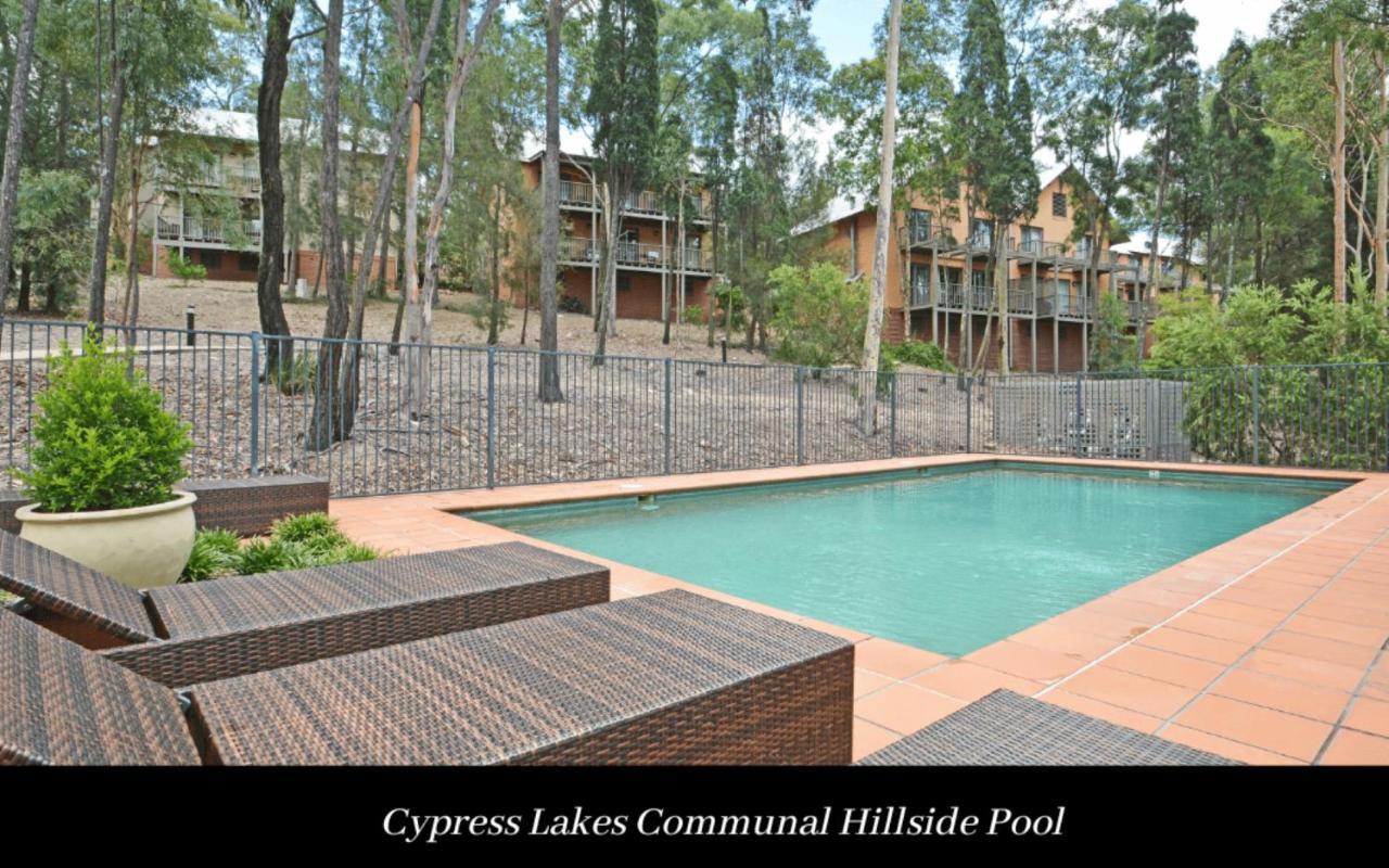 Villa 3Br De Saran Villa Located Within Cypress Lakes Resort 波高尔宾 外观 照片